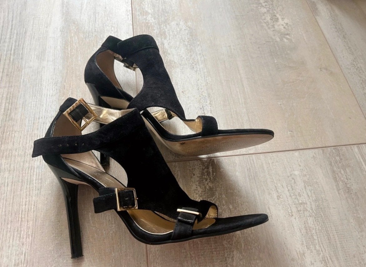 Guess zwarte suède hakken.Maat 39, Kleding | Dames, Zwart, Ophalen of Verzenden, Zo goed als nieuw, Schoenen met hoge hakken