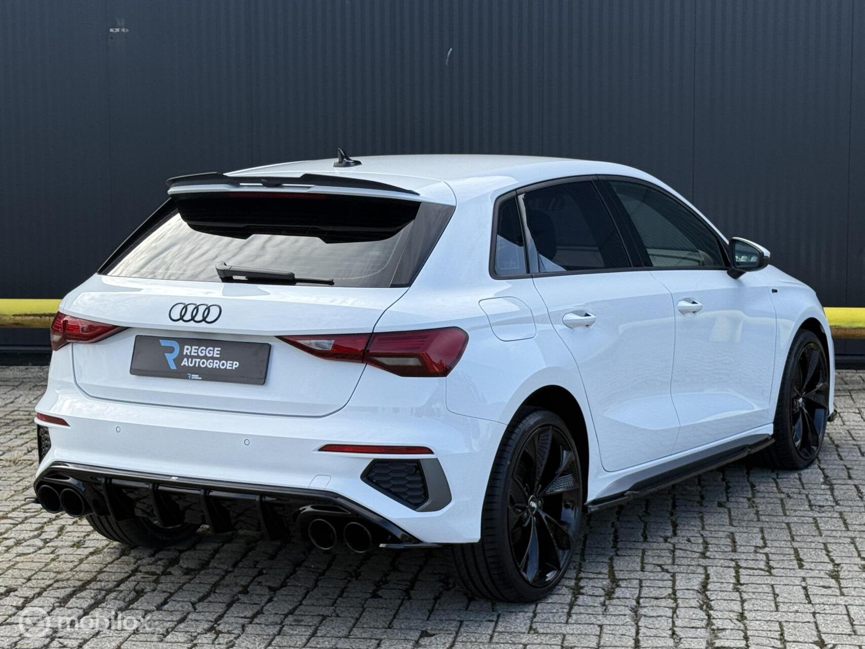 Audi A3 Sportback 40 TFSI e S-Line S3 UITGEVOERD | MAXTON, Auto's, Audi, Euro 6, 4 cilinders, 1535 kg, Wit