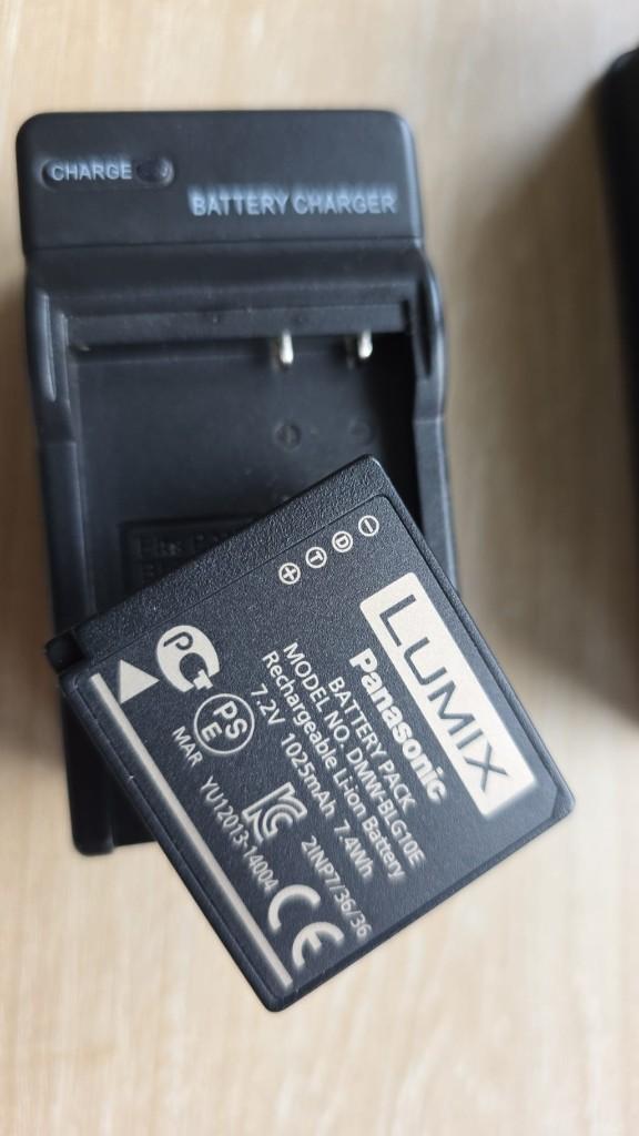 Batterij, tas en lader voor Panasonic Lumix DMC-TZ100, Ophalen of Verzenden, Zo goed als nieuw, Oplaadbaar