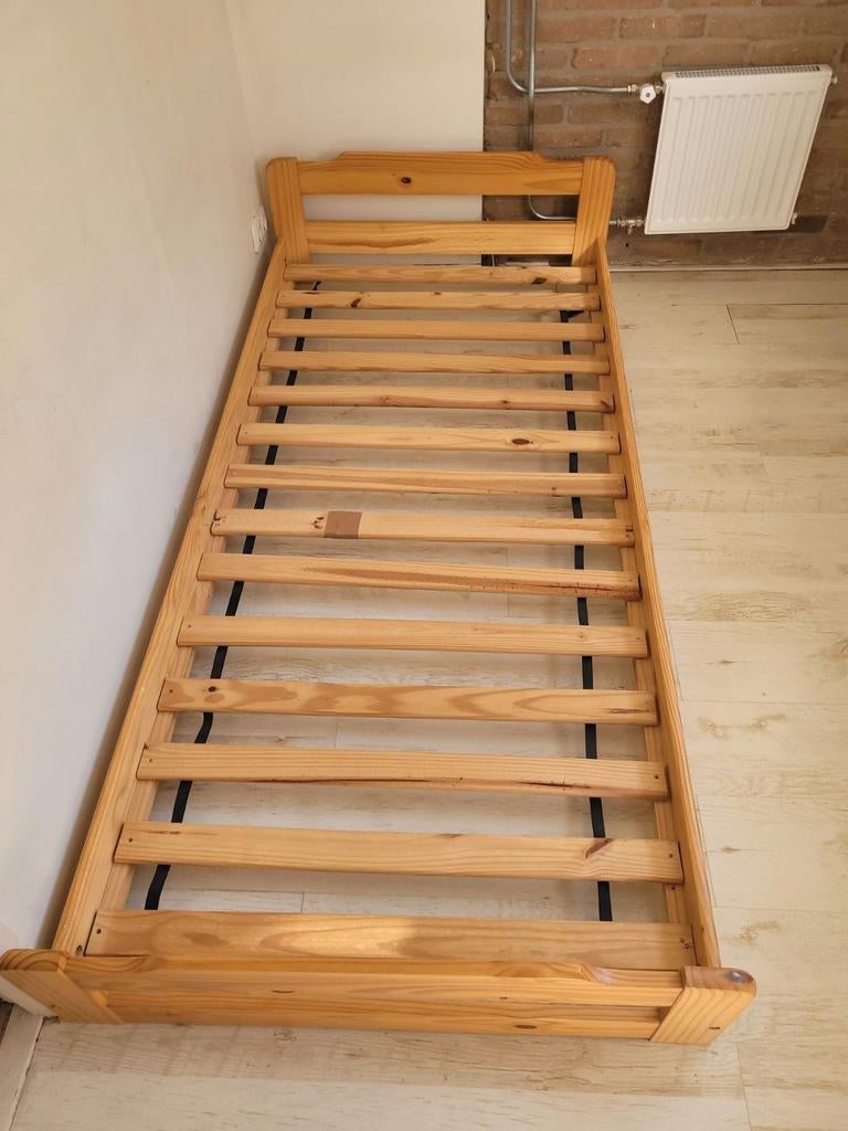 Gratis op te halen bed (evt + matras) 90 x 200, Ophalen, Gebruikt, 90 cm, Eenpersoons