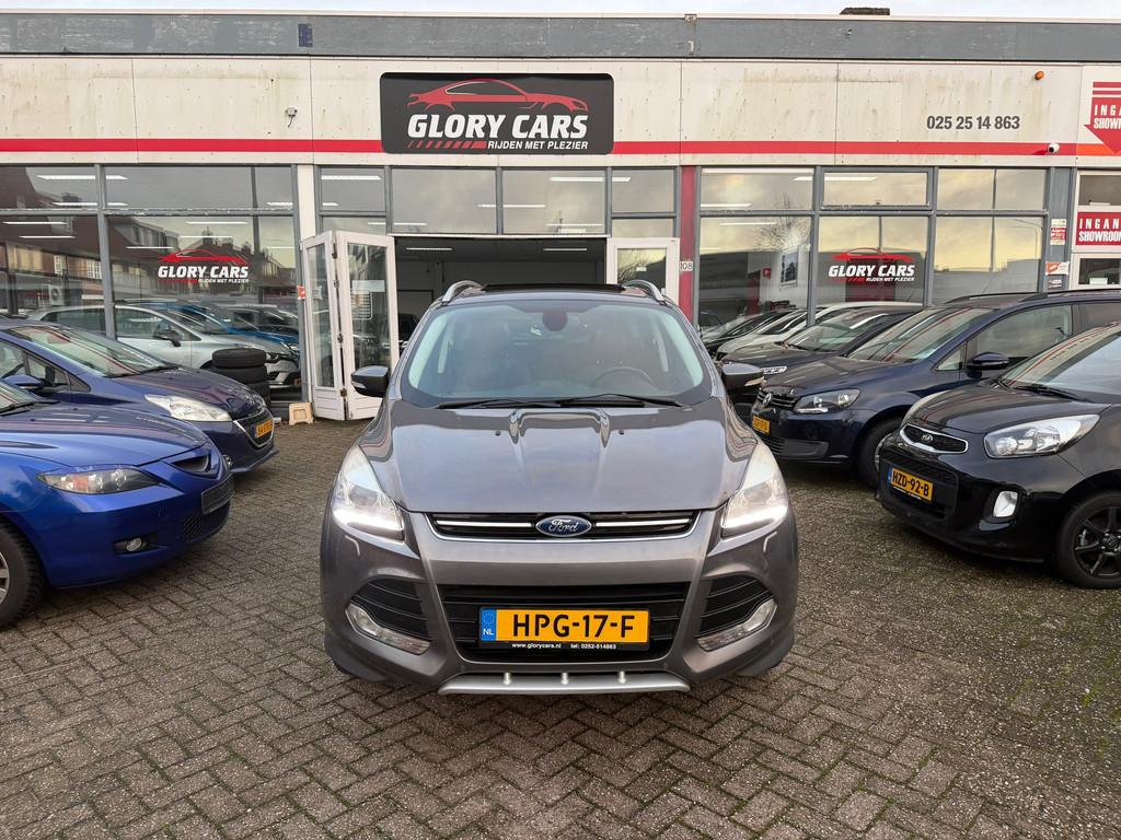Ford KUGA 1.6 Titanium Plus 4WD AUTOMAAT-PANO-CRUISE-LEER, Auto's, Gebruikt, Zwart, 4 cilinders, Bedrijf