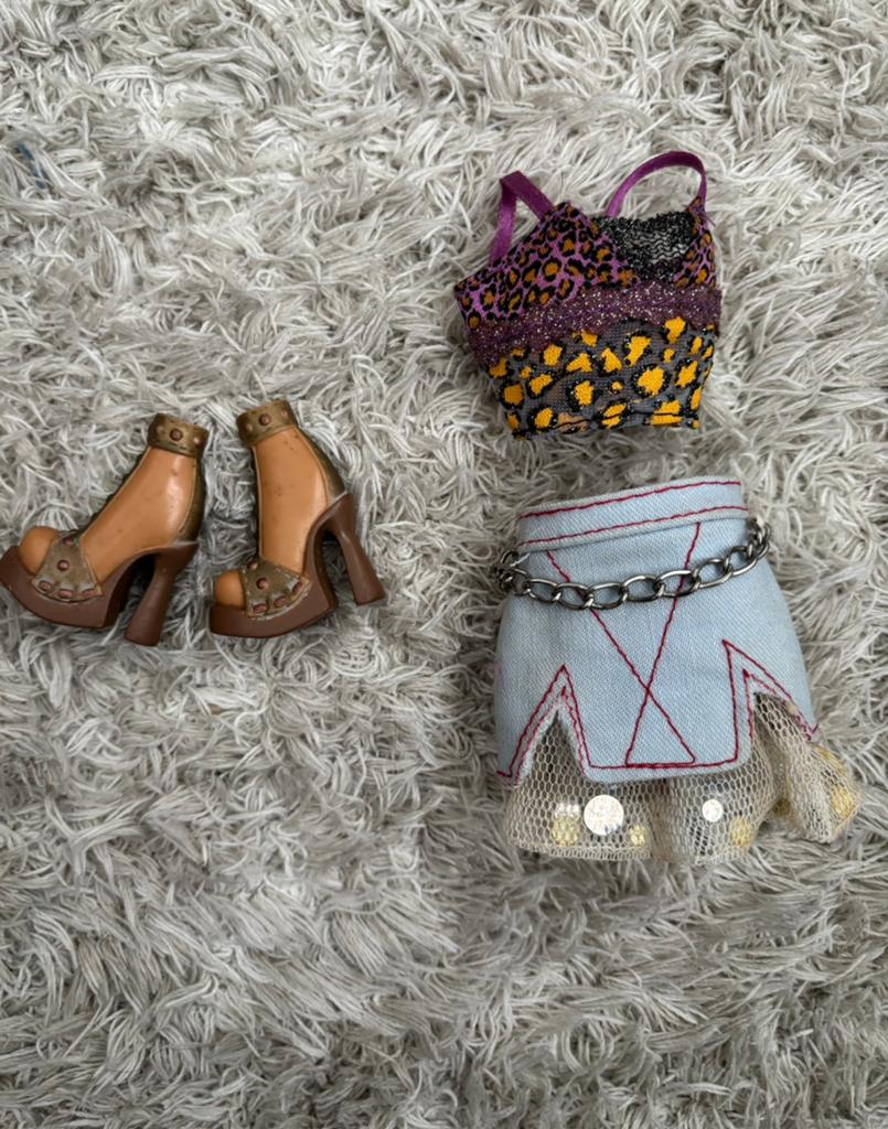 Outfit for Barbie My Scene, Ophalen of Verzenden, Zo goed als nieuw, Kleertjes