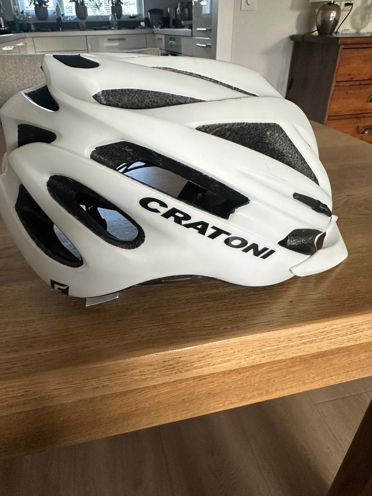 Fietshelm merk Cratoni kleur wit, Ophalen of Verzenden, Zo goed als nieuw, XL, Heer of Dame