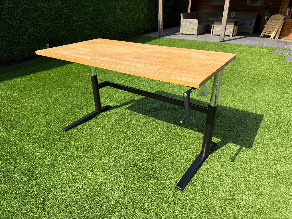 Buro / Bureau / Computer tafel in hoogte verstelbaar, Huis en Inrichting, Ophalen, Gebruikt, In hoogte verstelbaar, Computerbureau