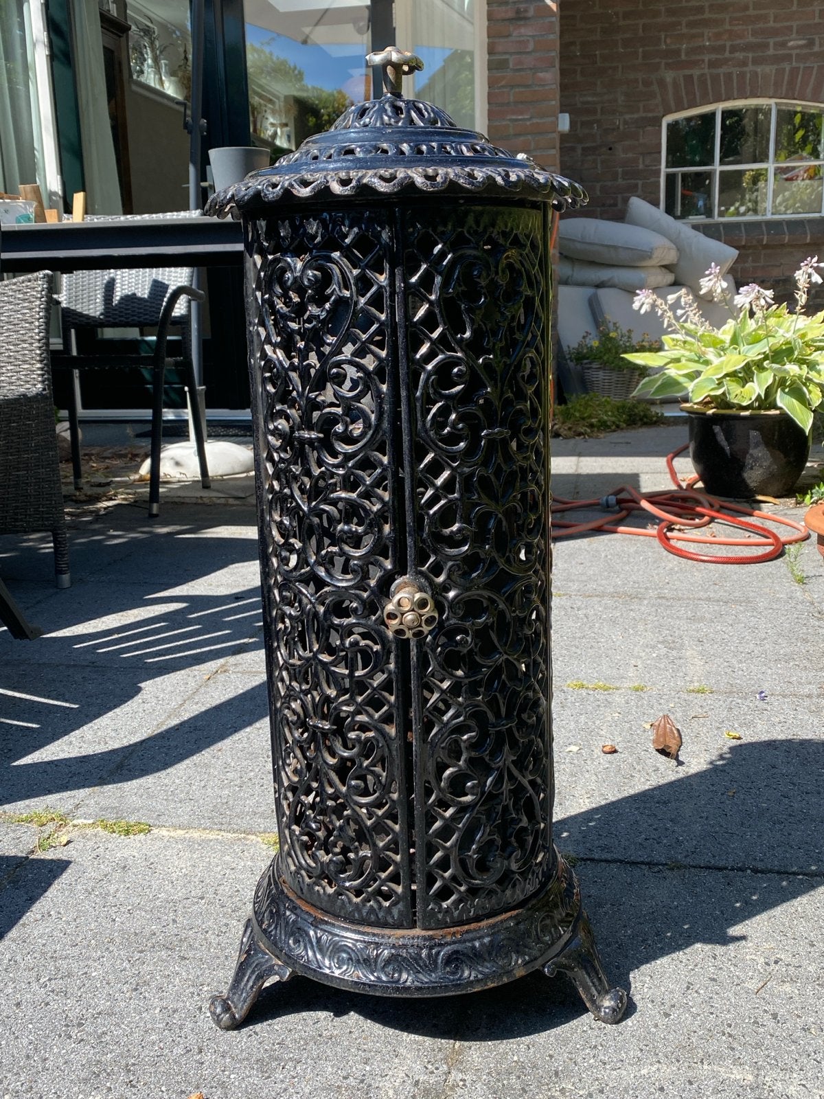 Antieke gietijzeren kachel/potkachel - 77 cm hoog, Ophalen