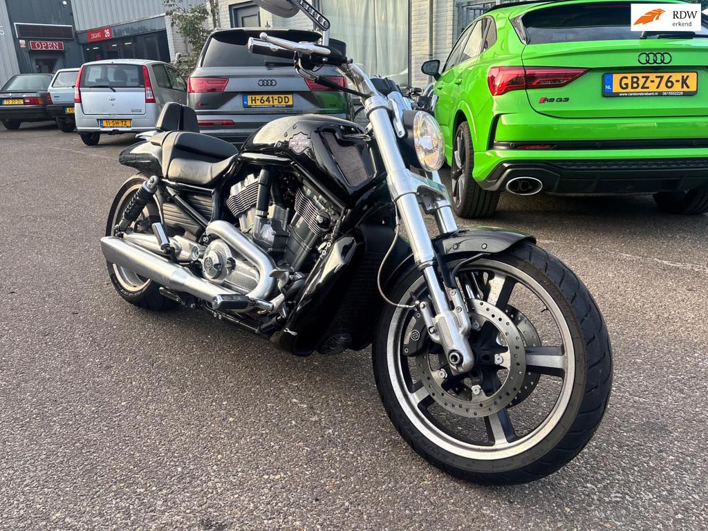 Harley Davidson Chopper VRSCF V-Rod Muscle org NL top staat, 26 Daviottenweg
5222 BH  Den Bosch , NL, Chopper, Car port, Meer dan 35 kW