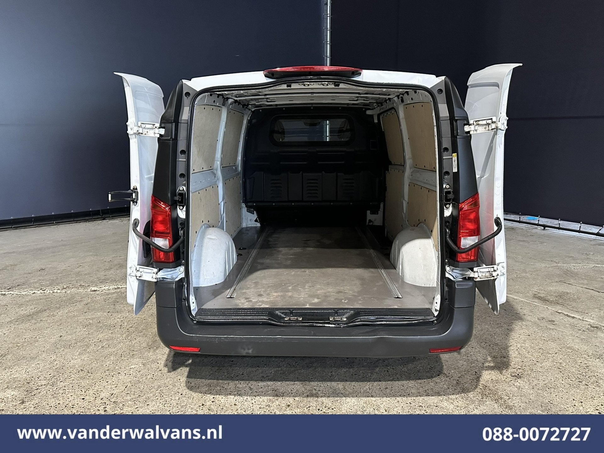 Mercedes-Benz Vito 110 CDI 102pk L3H1 Euro6 Airco | Cruiseco, Auto's, Voorwielaandrijving, Dealer onderhouden, Gebruikt, 4 cilinders