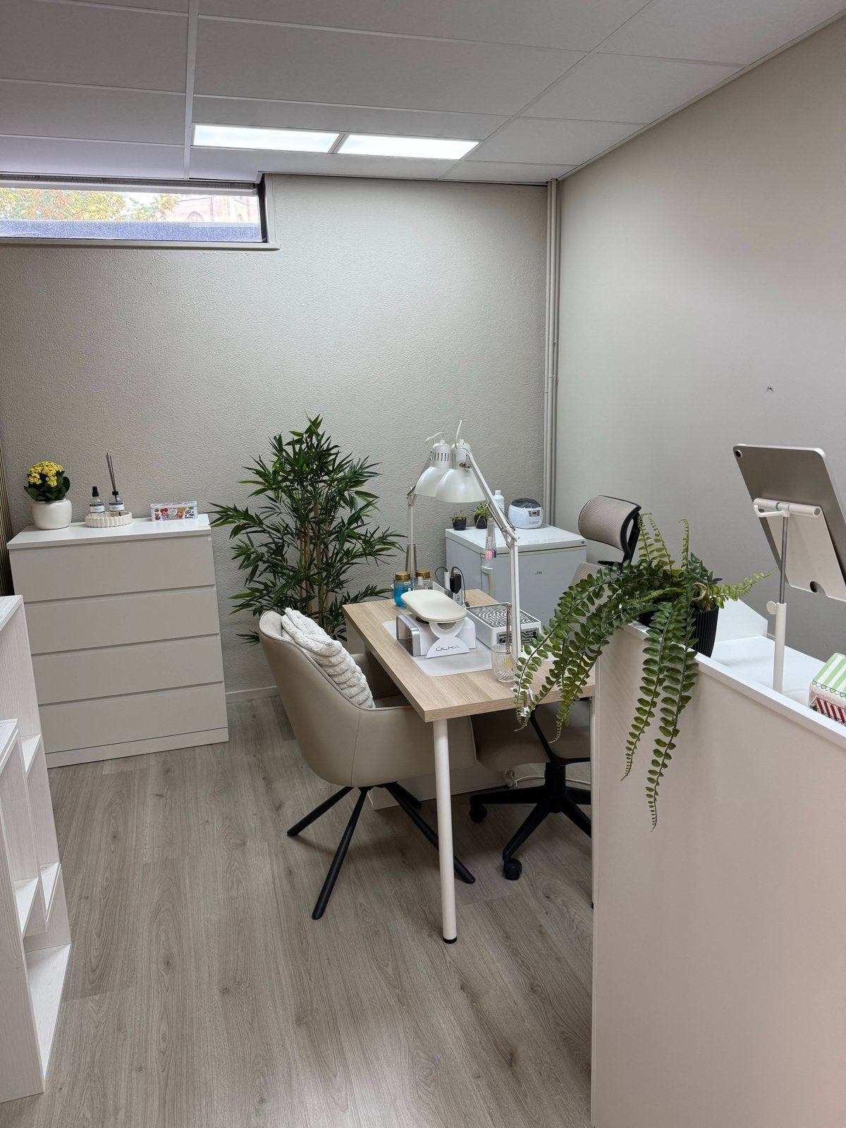Nagelsalon ruimte te huur, 📍Monster