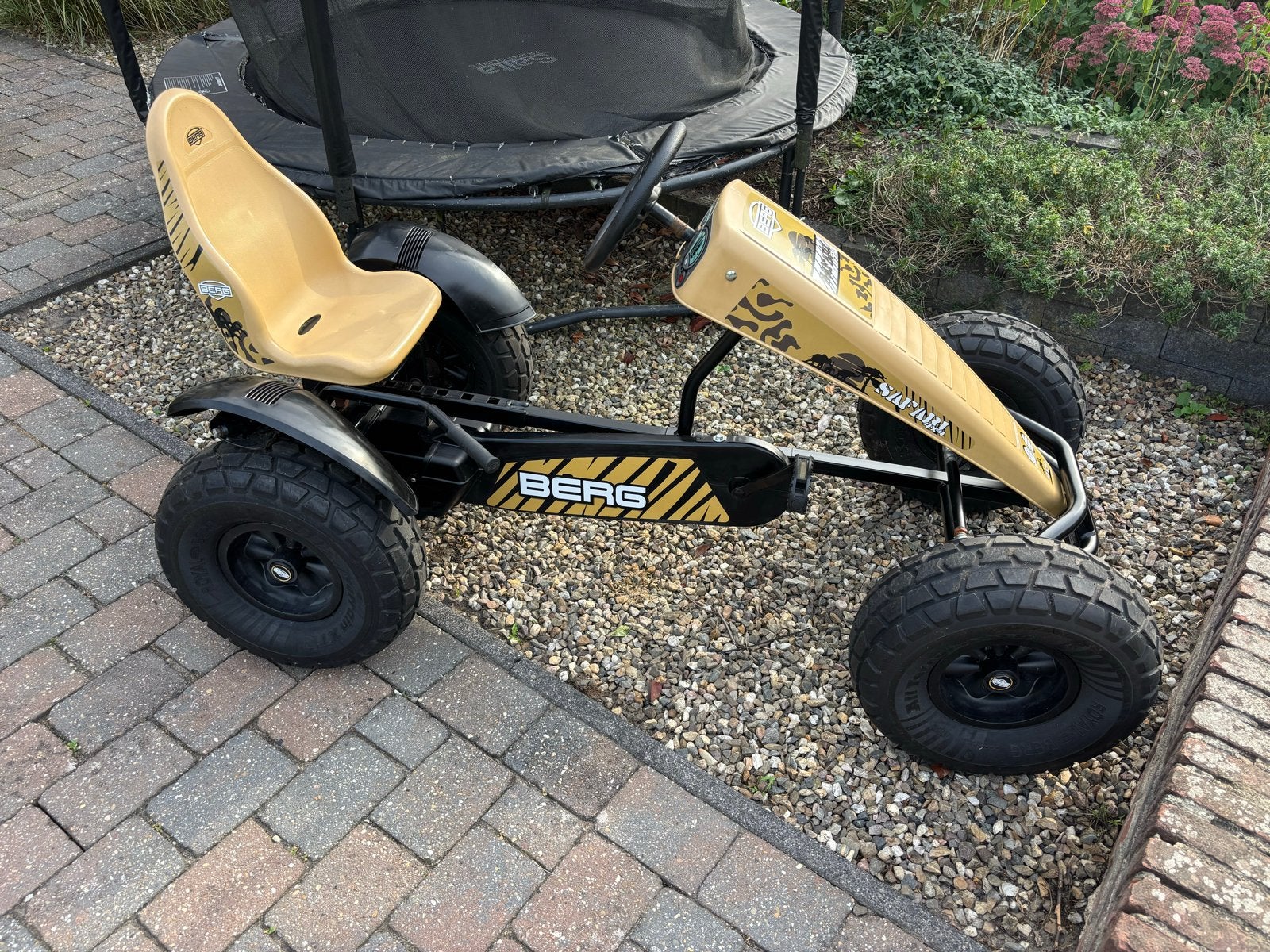 Berg Safari 4x4 Skelter met originele beschermhoes