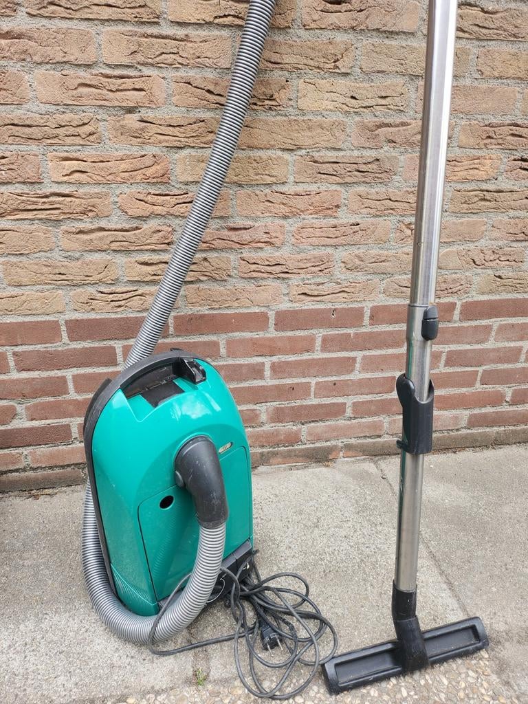 Miele stofzuiger S251i met nieuwe stofzak, Witgoed en Apparatuur, Stofzuigers, Ophalen, Gebruikt, 1600 tot 2000 watt