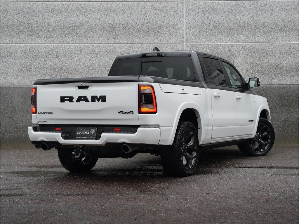 Dodge Ram 1500 5.7 V8 4x4 Crew Cab Limited Night |Adaptive C, Auto's, Dodge, Automaat, Gebruikt, 5654 cc, 402 pk