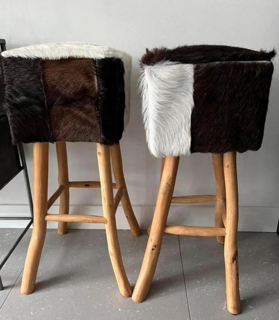 2 barkrukken of planten standaard koeien print 76, Huis en Inrichting, Barkrukken, Ophalen, 60 tot 90 cm, Zo goed als nieuw, Hout