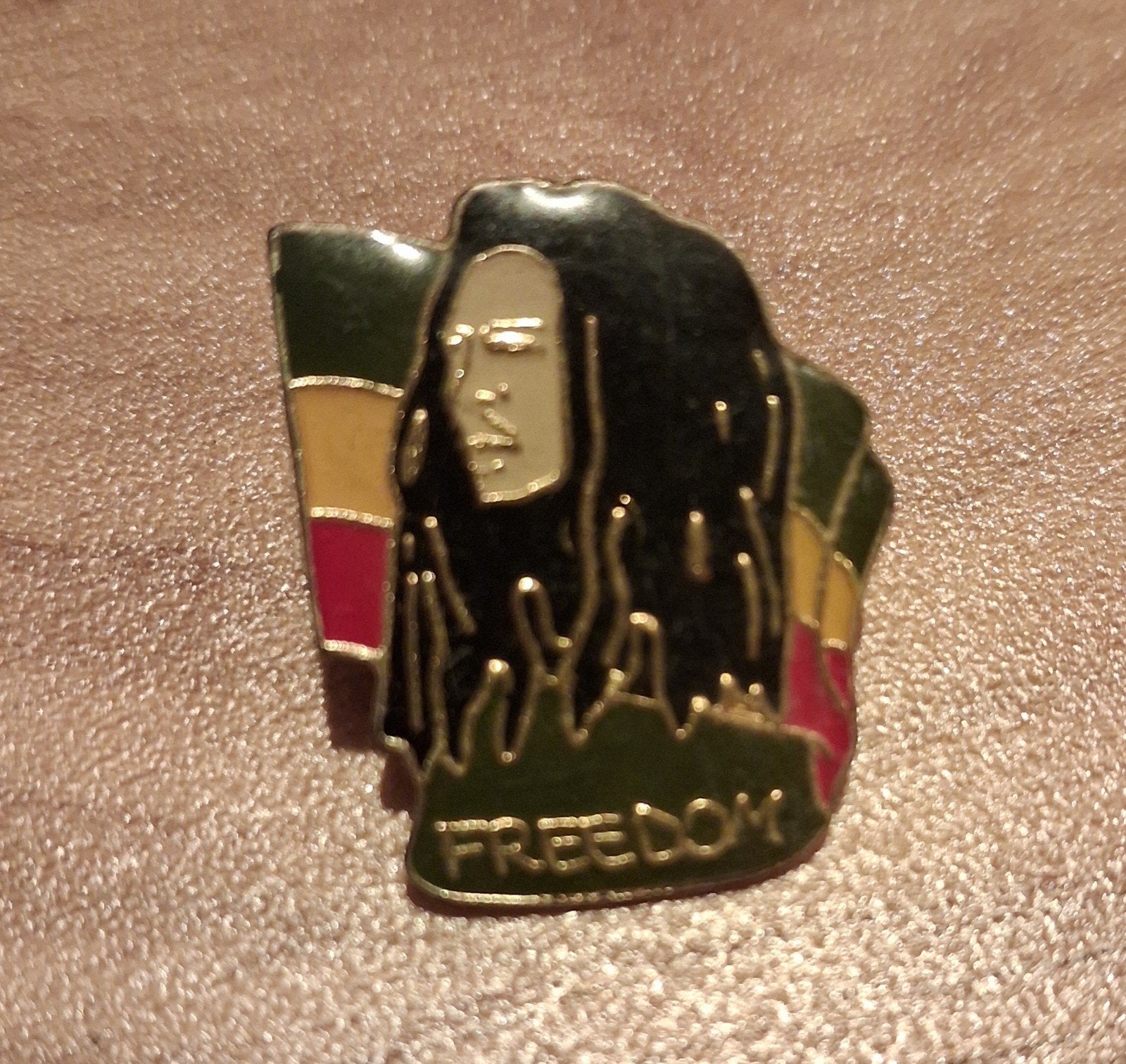 Bob Marley 'Freedom' Speldje - Reggae Icoon Pin, Verzamelen, Ophalen of Verzenden, Gebruikt, Overige onderwerpen, Speldje of Pin