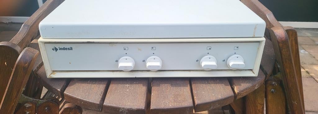 Indesit Vrijstaand Gasfornuis met 4 Kookzones, Witgoed en Apparatuur, Ophalen, Gebruikt, 4 kookzones, Gas