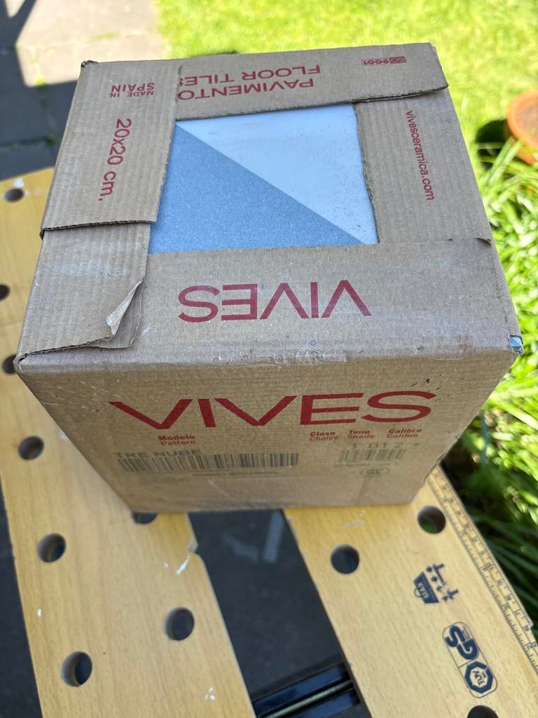 Vives Pattern Tre Nube vloertegels wit/lichtblauw 3 dozen, Ophalen, Keramiek, Nieuw, 20 tot 40 cm