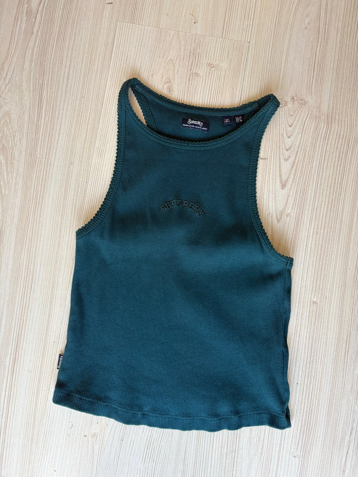 Superdry Haltertop Maat 38 Donkergroen, Kleding | Dames, Maat 38/40 (M), Ophalen of Verzenden, Zo goed als nieuw, Zonder mouw