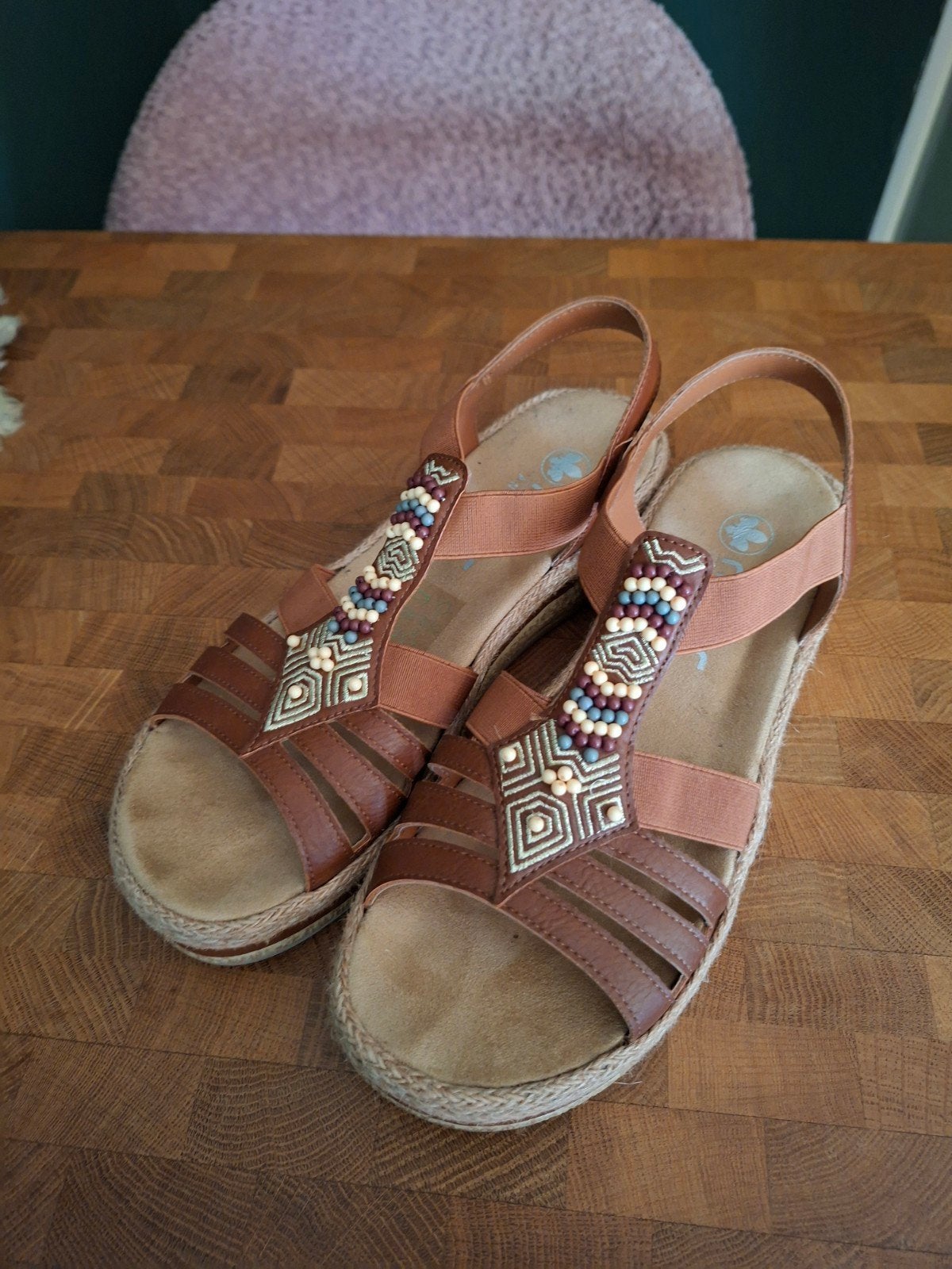 Rieker sandalen met kralen en espadrille zooaat 39l, Kleding | Dames, Schoenen, Bruin, Gedragen, Rieker, Sandalen of Muiltjes