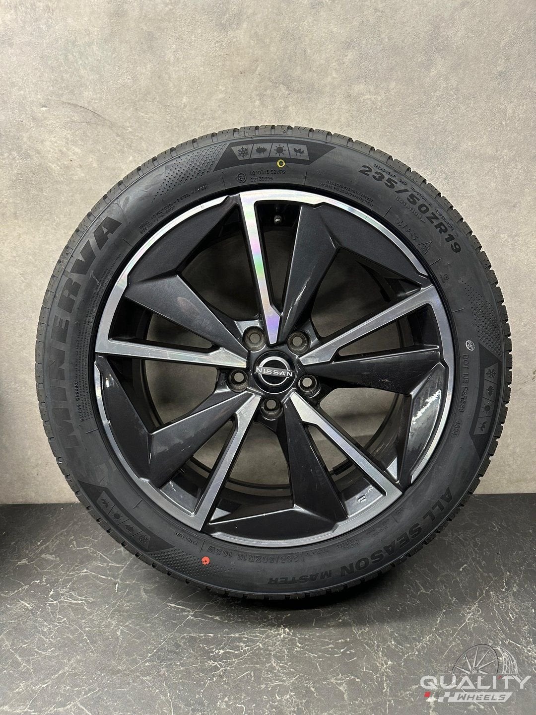 19” Nissan Qashqai J12 Velgen + all season Banden 235/50/19, Auto-onderdelen, Banden en Velgen, 19 inch, Gebruikt, -, -
