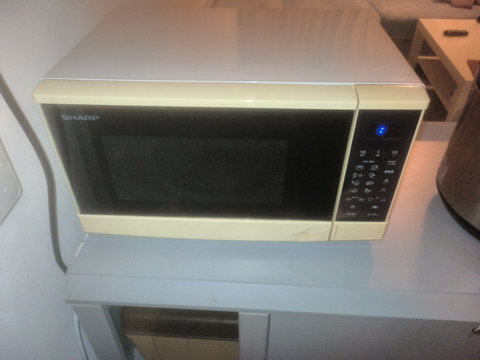 gratis - magnetron en (ikea) kasten, Ophalen, Gebruikt, 25 tot 50 cm, 50 tot 100 cm