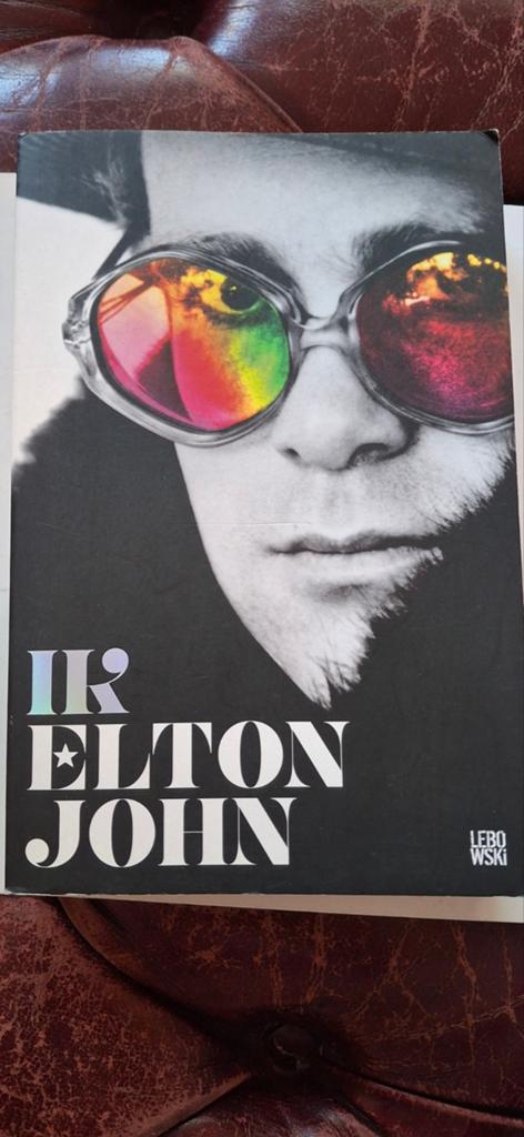 Elton John - Officiële biografie, Ophalen of Verzenden, Gelezen, Artiest, Elton John