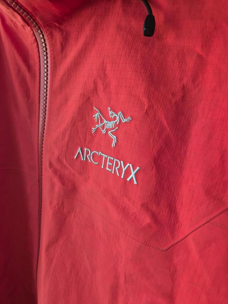 Arc'teryx Beta AR - 100% origineel, Kleding | Heren, Ophalen of Verzenden, Arc’teryx, Gedragen, Rood