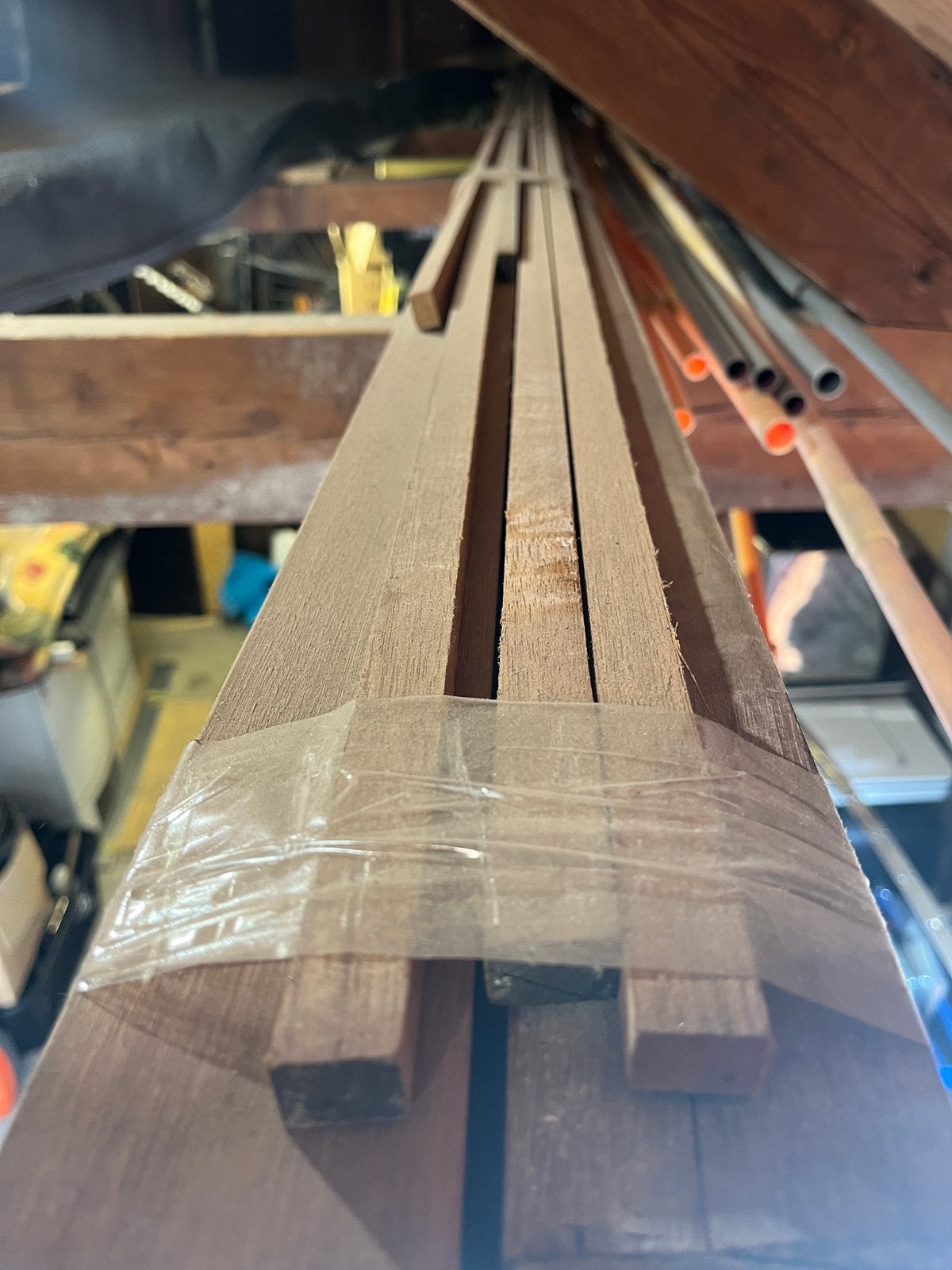 51m1 Merantie plinten/architraven, Ophalen, Overige materialen, Nieuw, 250 cm of meer