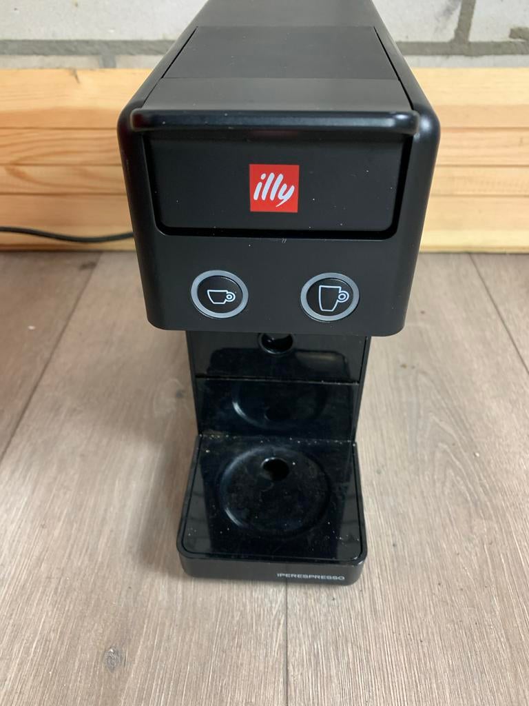 Illy Iperespresso Koffiezetapparaat Zwart, Espresso apparaat, Ophalen of Verzenden, Zo goed als nieuw, 1 kopje