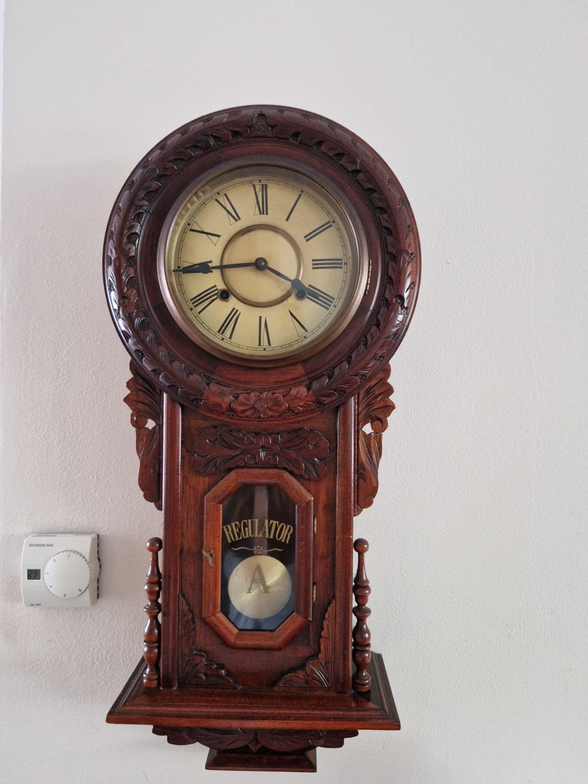 Antieke houten wandklok met slinger - Regulator, Ophalen