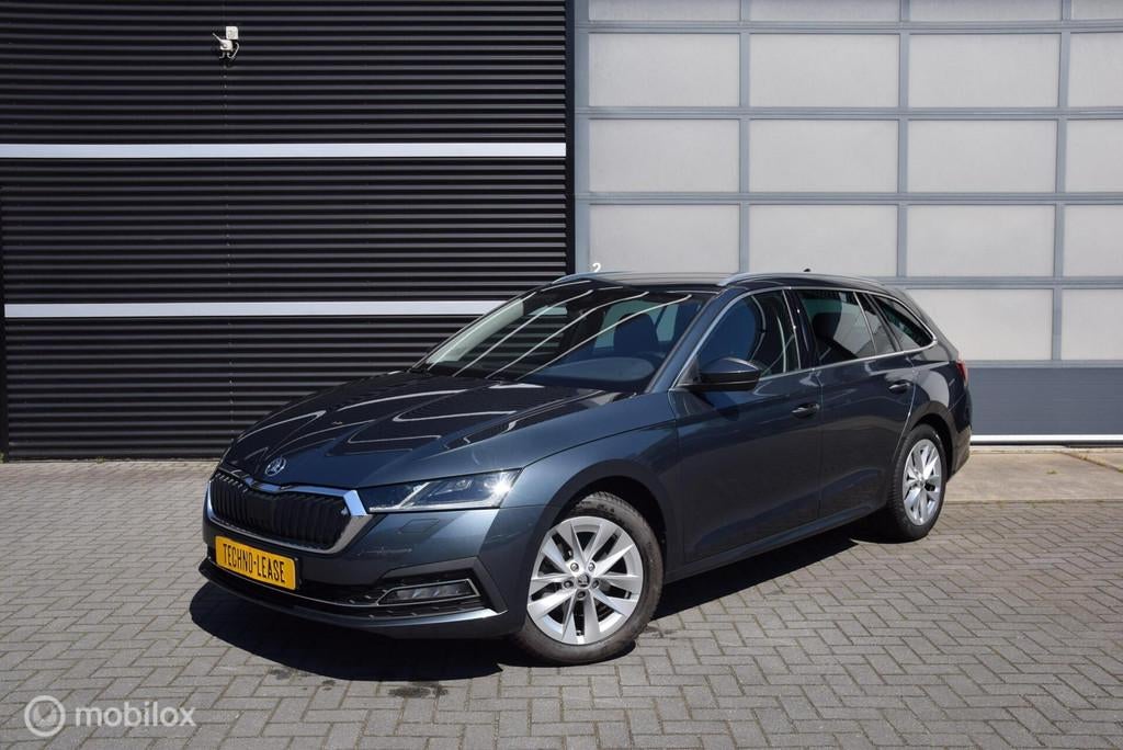 Skoda Octavia Combi 1.5 TSI 150pk First Edition Apple Carpla, Auto's, Skoda, Bedrijf, Te koop, Octavia, ABS, Adaptive Cruise Control
