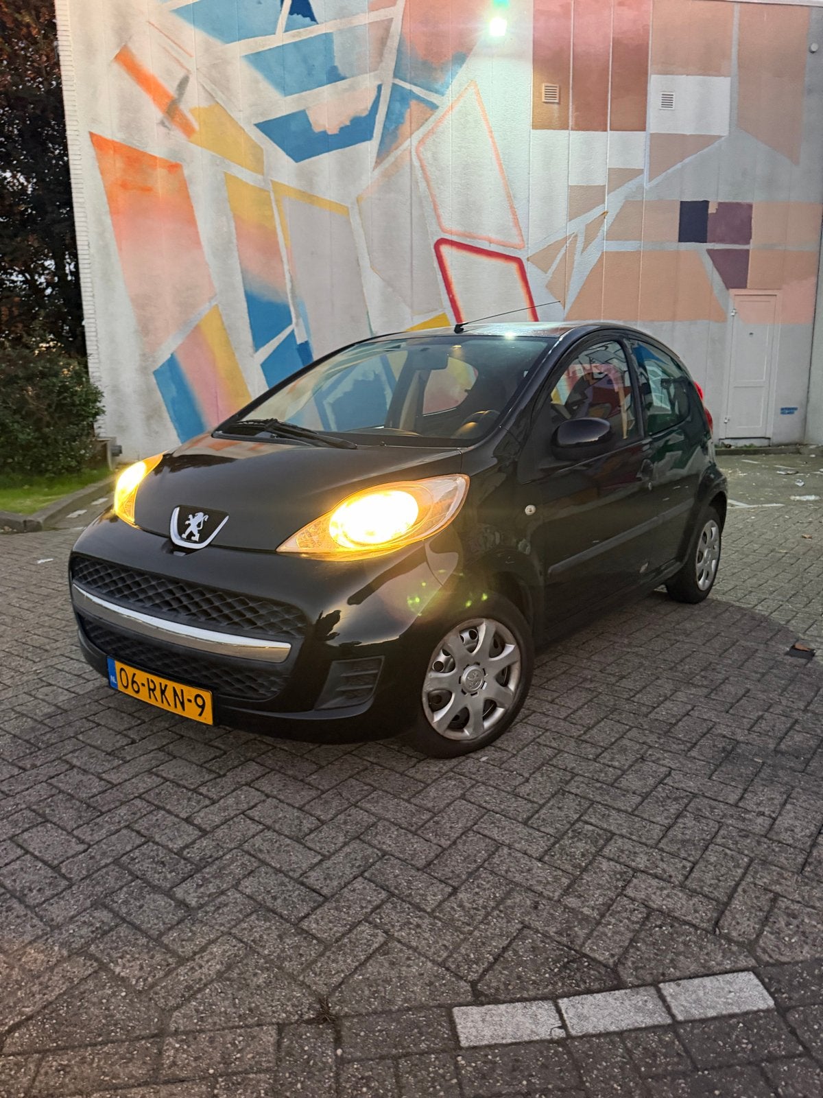 Peugeot 107 1.0 12V 5DR 2011 Zwart NAP, Voorwielaandrijving, 4 stoelen, Origineel Nederlands, Handgeschakeld