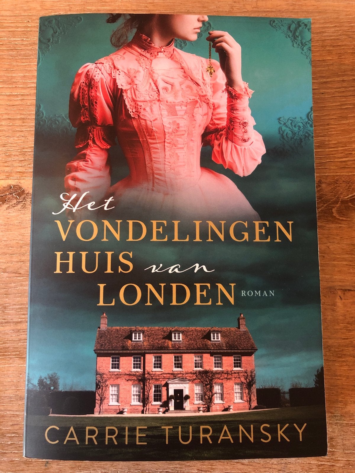 Het Vondelingenhuis van Londen - Carrie Turansky, Boeken, Ophalen of Verzenden, Zo goed als nieuw, Nederland