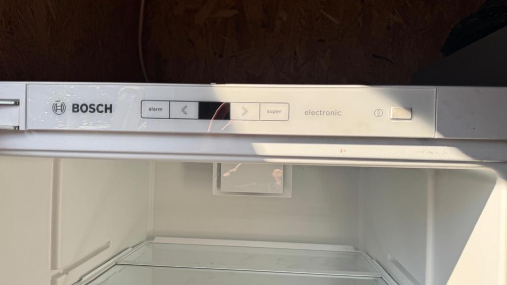 Bosch KIR81AF30 Inbouwkoelkast - VitaFresh Plus, Ophalen, 200 liter of meer, 160 cm of meer, Energieklasse A of zuiniger