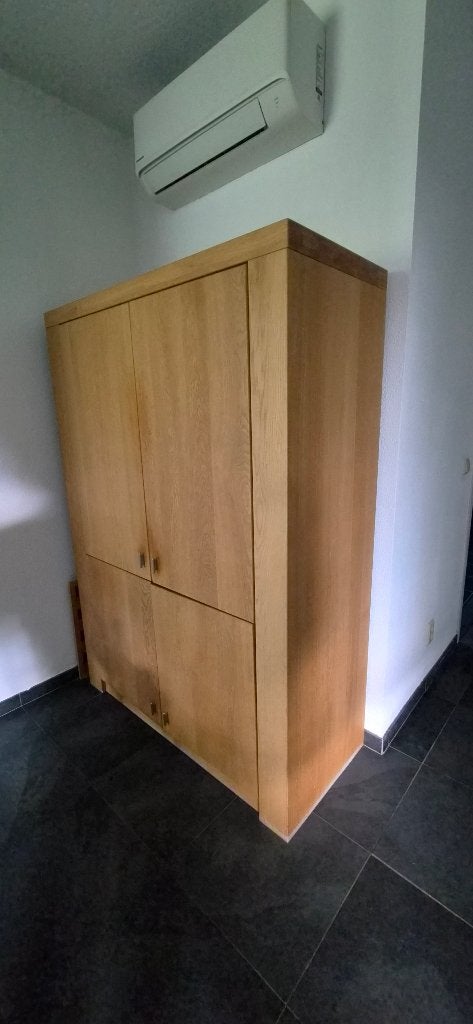 Eiken kast, Ophalen