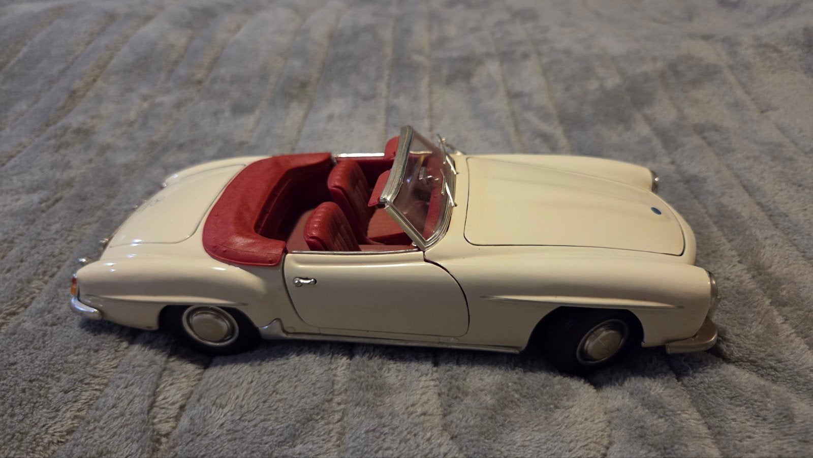 Mooie Mercedes-Benz 190 SL (1:18) modelauto, Verzenden, Overige typen