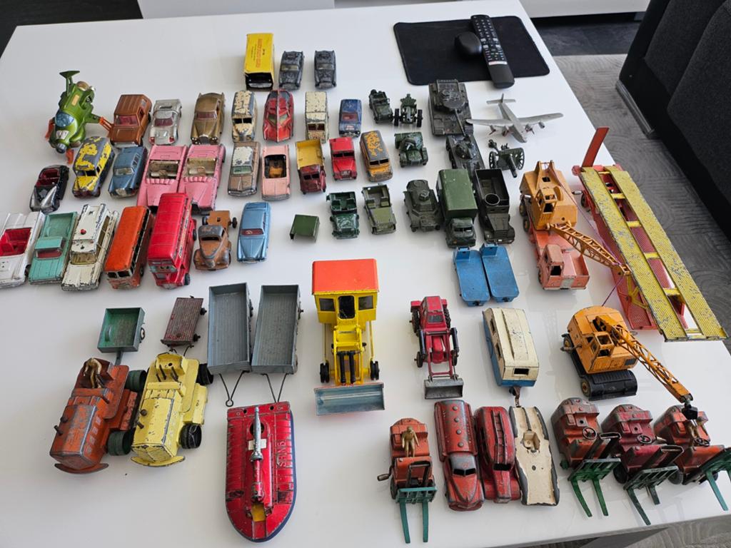 Grote collectie vintage 65 Dinky Toys auto's militaire mix, Ophalen of Verzenden, Gebruikt