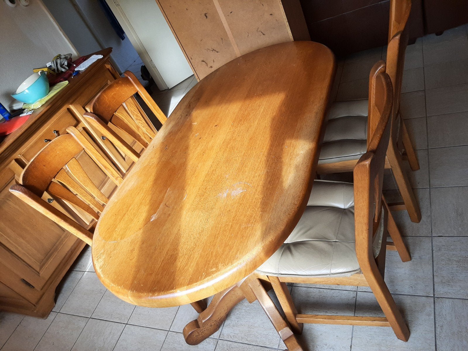 Ovale houten eettafel met 4 stoelen - 160x90x75 cm, Ophalen, Gebruikt, Ovaal, Overige houtsoorten