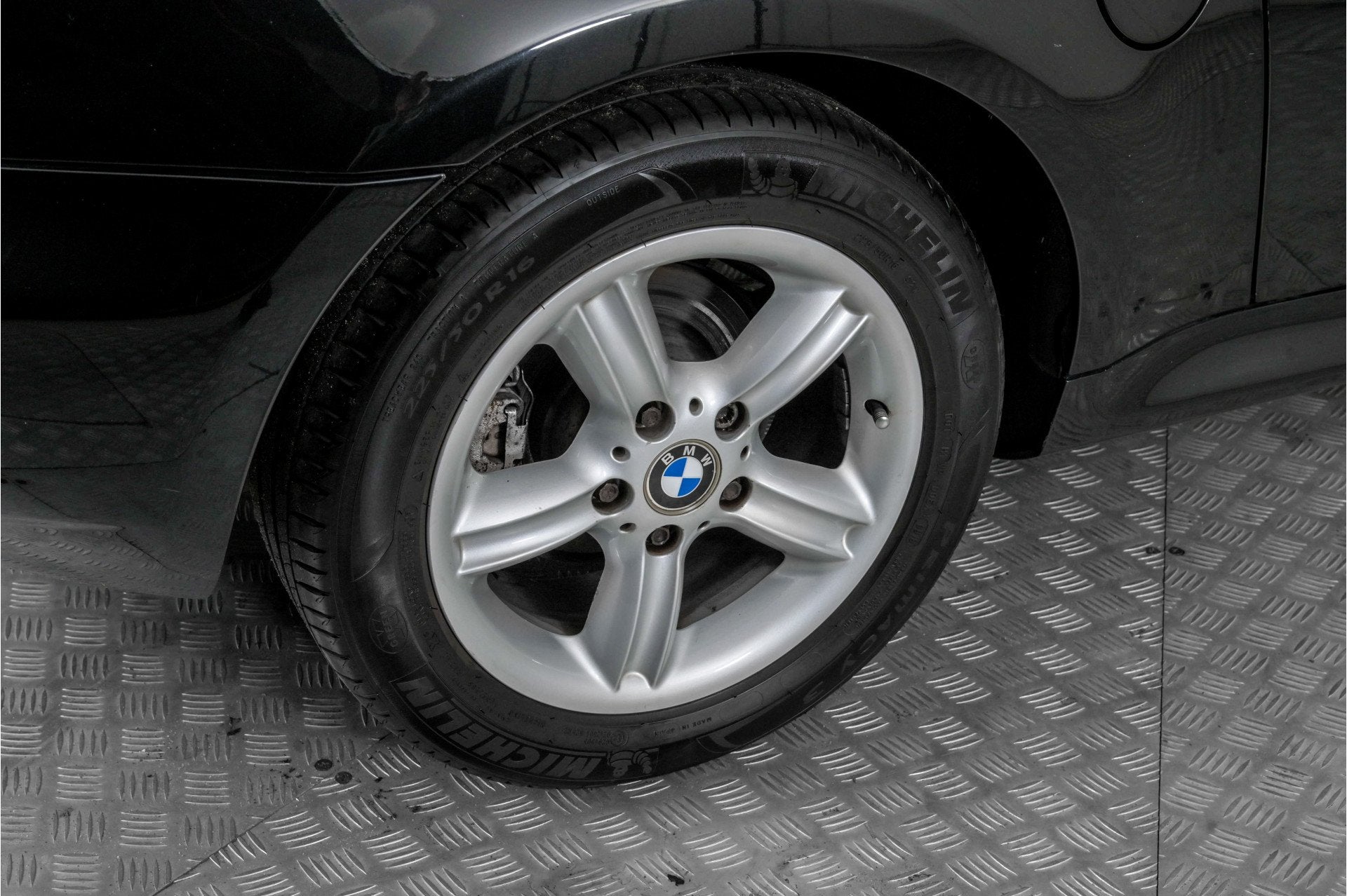 Foto 37 van BMW Z3 Roadster 1.8 S Airco . (bj 2001)