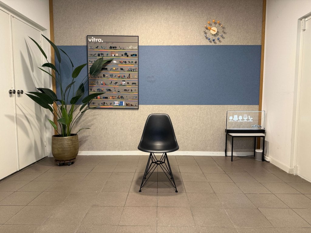 Vitra | Eames | DSR | Full Black | 4x, Vitra, Vitra Artifort Cassina Fritz Hansen Eames Gispen Pastoe Hay, Zwart, Ophalen of Verzenden