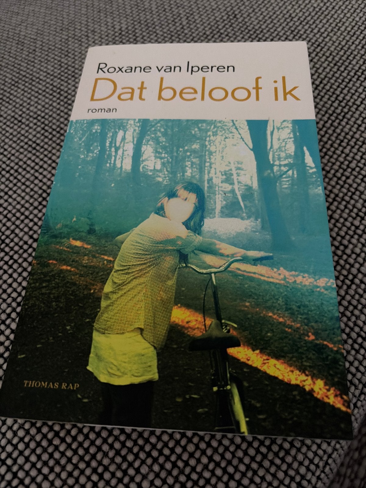 Dat beloof ik - Roxane van Iperen (roman), Ophalen of Verzenden, Gelezen, Nederland