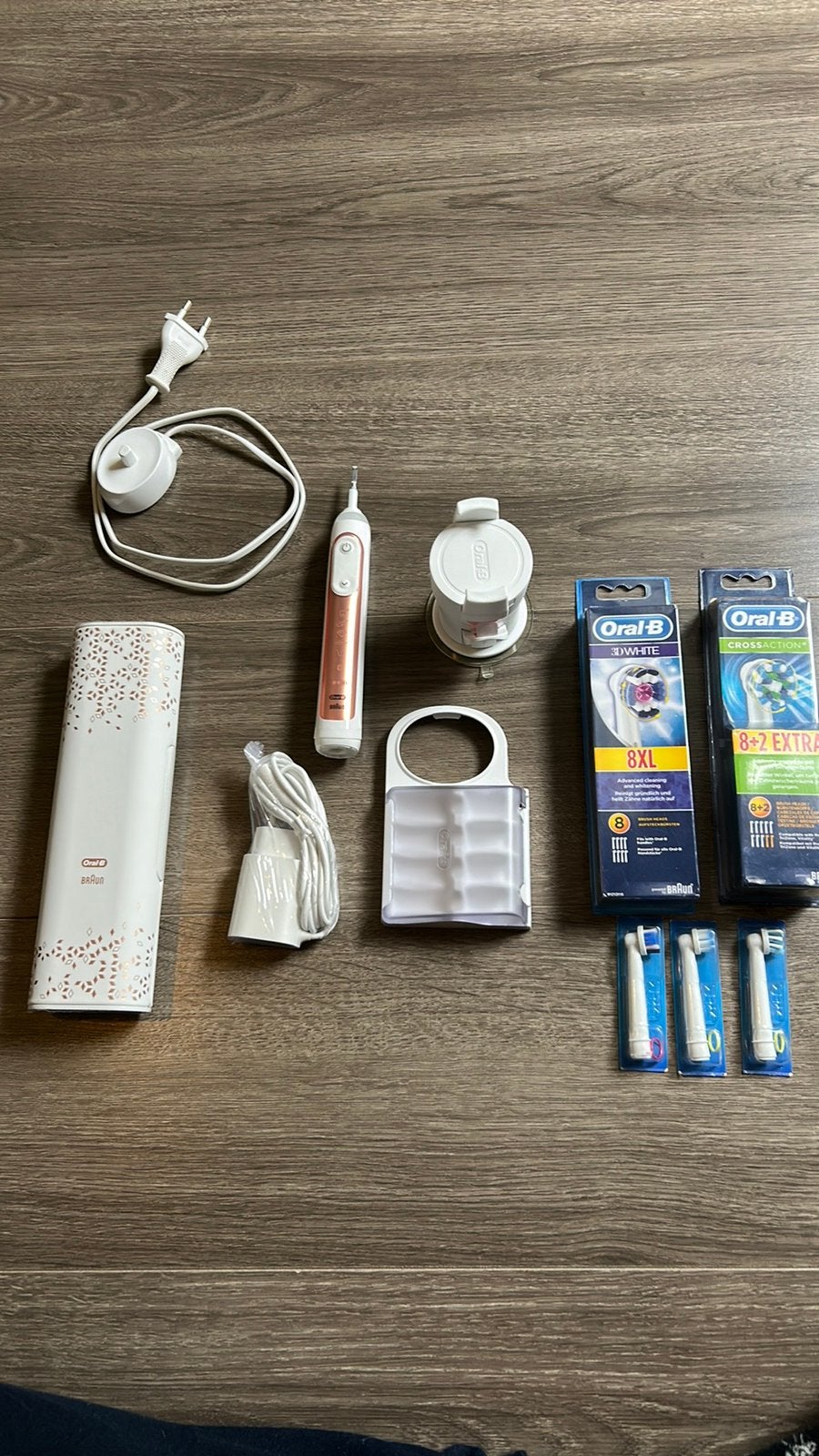 Elektrische tandenborstel Oral-B 10.000N, Ophalen of Verzenden, Zo goed als nieuw, Tandenborstel