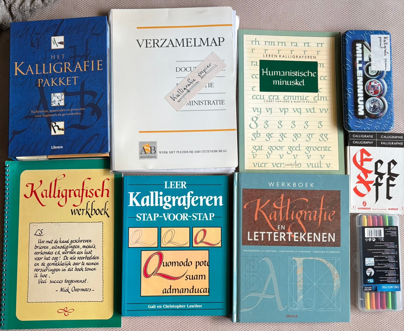 Kalligrafie set en handboeken, Diversen, Schrijfwaren, Ophalen, Zo goed als nieuw