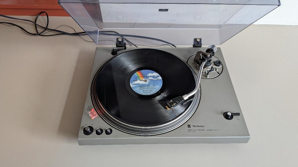 Technics SL-1700 Direct Drive Platenspeler, Ophalen, Automatisch, Zo goed als nieuw, Platenspeler