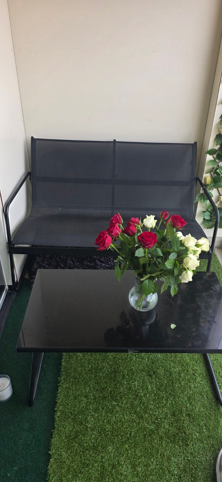 2-zits tuinbank met glazen bijzettafel - zwart, Ophalen of Verzenden, Overige materialen, Bank, 2 zitplaatsen