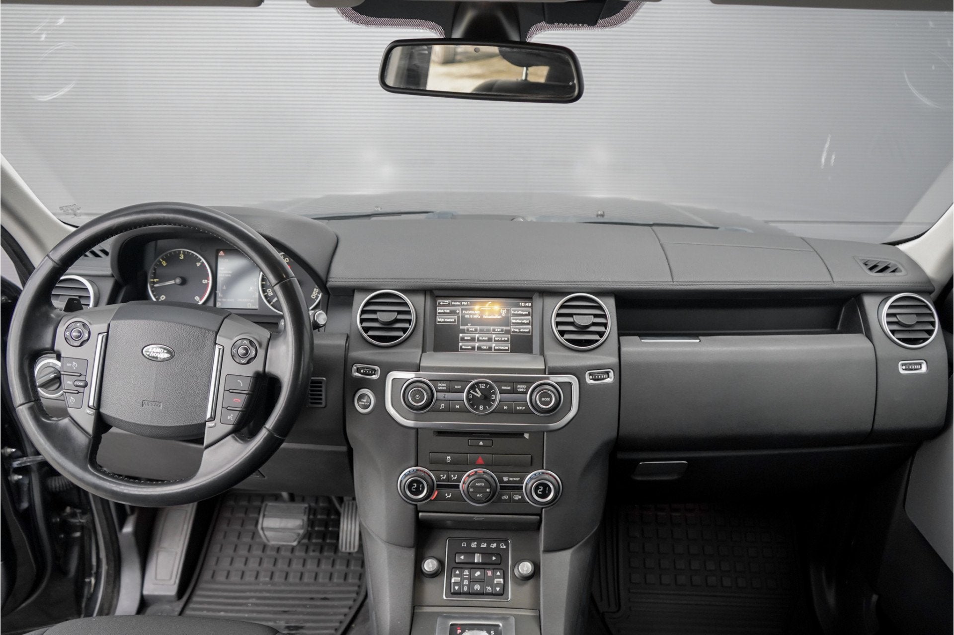 Land Rover Discovery 3.0 TDV6 Commercial Euro 6 ECC 20", Auto's, Stof, 2993 cc, Automatische klimaatregeling, Zwart