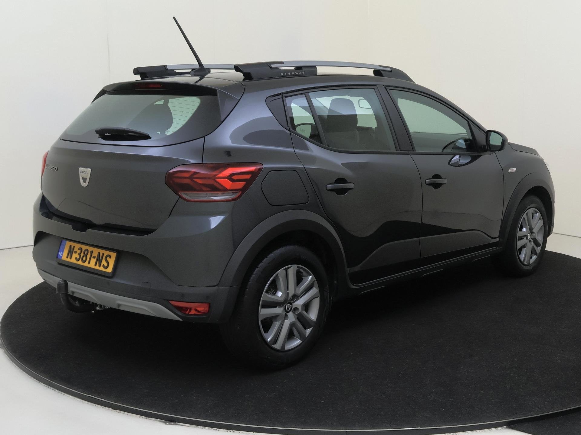 Dacia Sandero Stepway 1.0 TCe 90 Comfort | Navigatie | Camer, Auto's, Stof, Euro 6, Verwarmde buitenspiegels, 91 pk