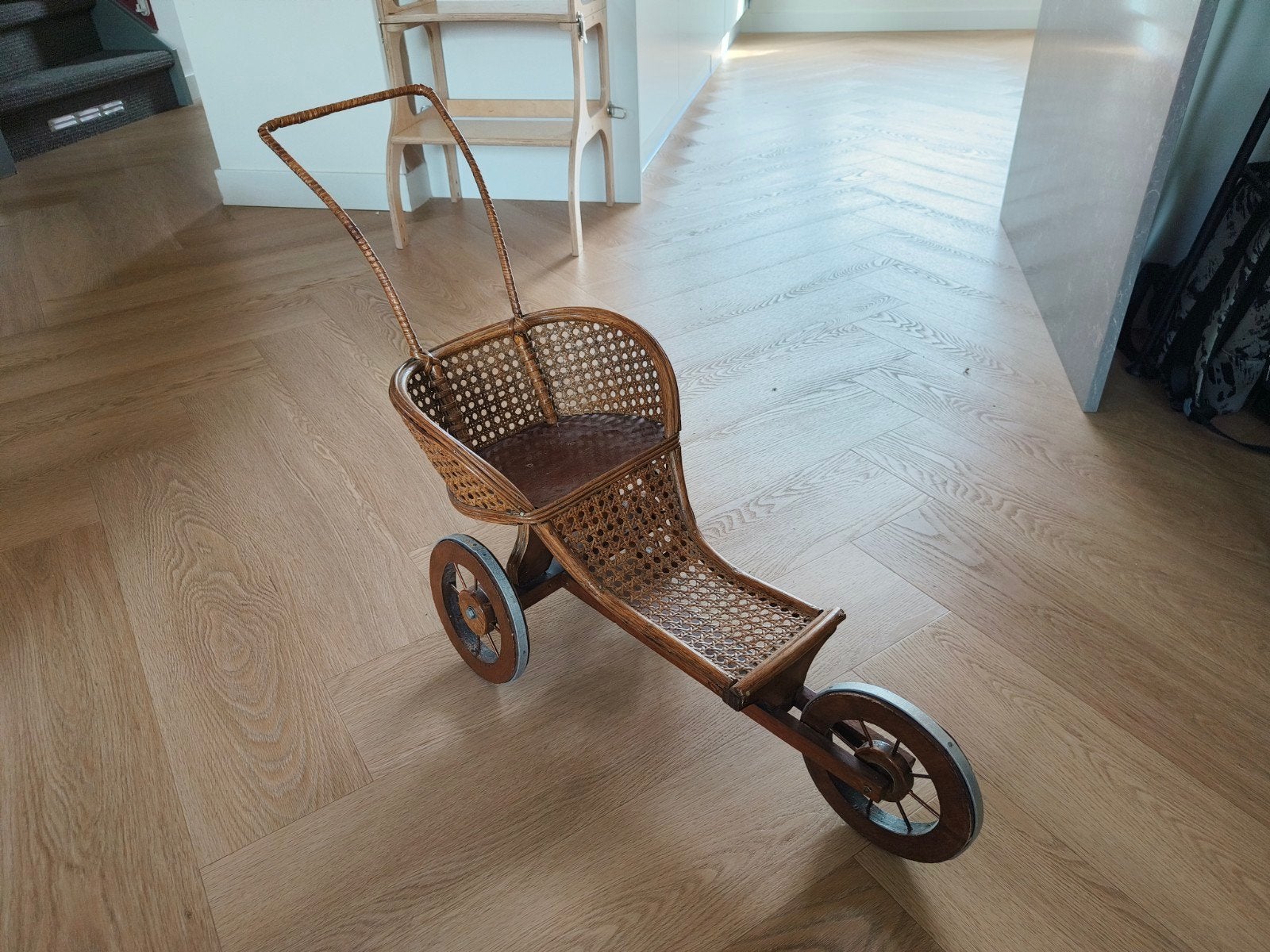 Vintage rieten poppenwagen, Ophalen