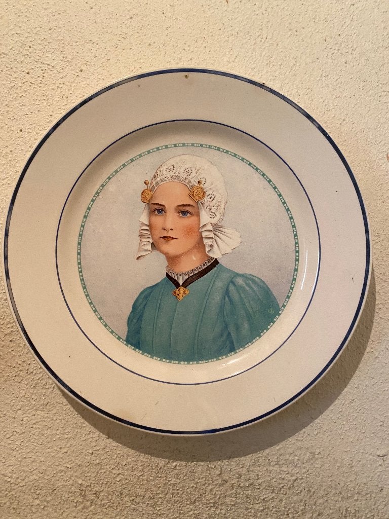 Societe Ceramique Maastricht klederdracht wandbord, Ophalen of Verzenden