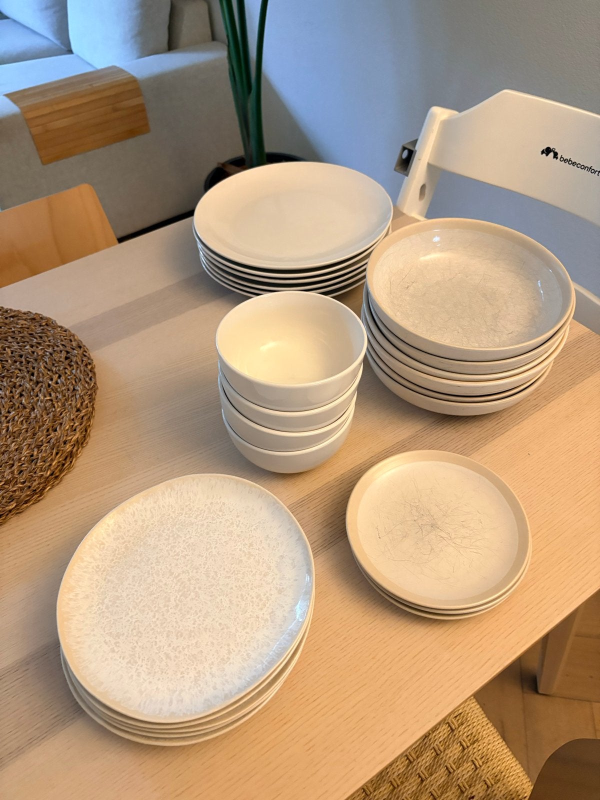 GRATIS: Diverse servies set: borden, kommen (Blokker, HEMA), Huis en Inrichting, Ophalen, Hema, Gebruikt, Keramiek