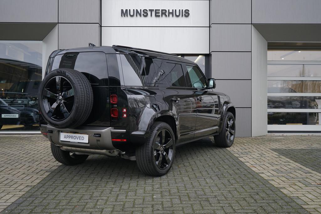 Land Rover Defender 110 P300e 110 X-Dynamic SE | Voorstoelen, Auto's, Land Rover, Automaat, 12 maanden, Gebruikt, 38 km/l