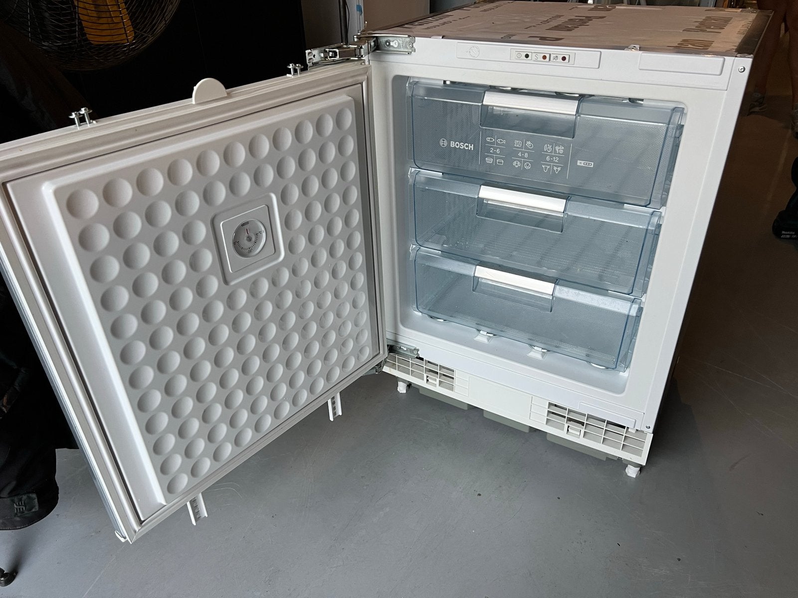 Bosch onderbouw vriezer 83cm vestelbaar, Ophalen of Verzenden, Zo goed als nieuw, Minder dan 60 cm, Minder dan 85 cm